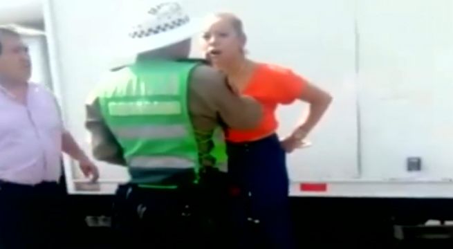 Ministerio del Interior denunciará a mujer que insultó a policía