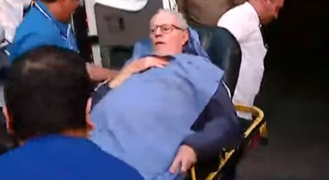 PPK ingresó a su casa en una camilla para cumplir arresto domiciliario