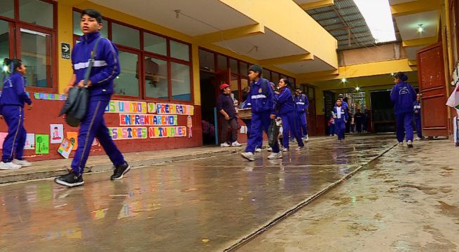 Informe Especial: colegios de ‘Lomo de Corvina’ en Villa el Salvador colapsan por humedad y llovizna