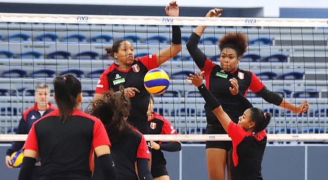 Selección de vóleibol femenino se prepara intensamente en el Polideportivo Callao