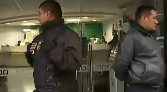 Breña: PNP frustró asalto en agencia bancaria y capturó a dos delincuentes