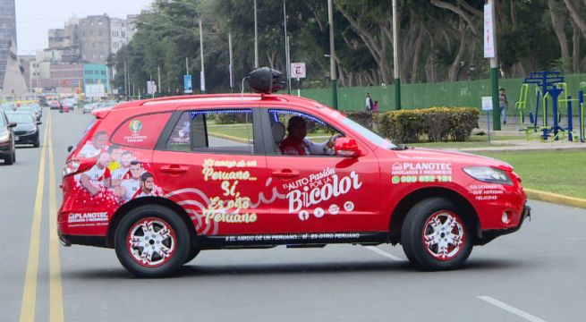 Hincha invirtió 15 mil soles para convertir su vehículo en la ‘Camioneta Blanquiroja’