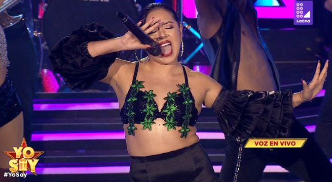 Imitadora de Selena impactó al cantar 