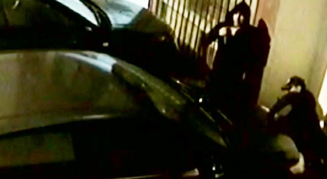 Delincuentes desmantelan autos en condominio de Santa Beatriz