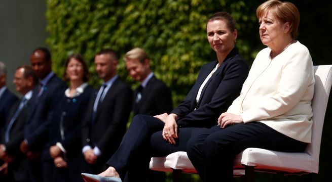 Alemania: canciller Angela Merkel rompe protocolo al recibir a primera ministra danesa