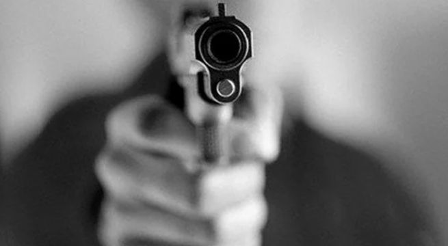 Balean a una ciudadana venezolana en exteriores de hotel en Lince