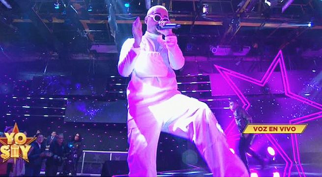 Imitador de J Balvin cantó 