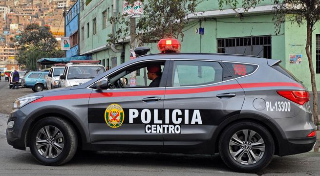 Hombre imita sirena de patrullero y resultado sorprende en las redes sociales [VIDEO]