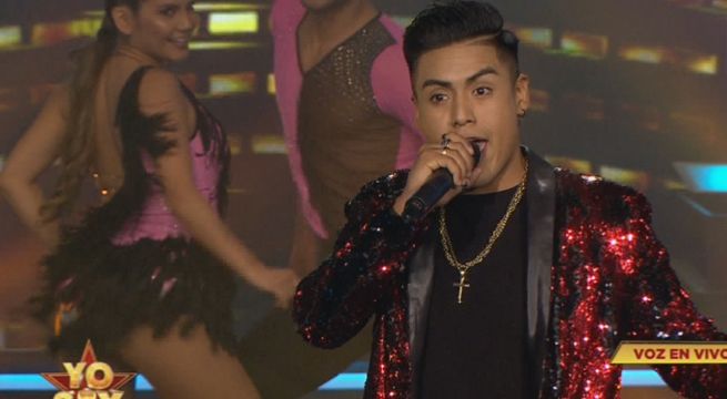 El imitador de César Vega puso a bailar a todos con este tema