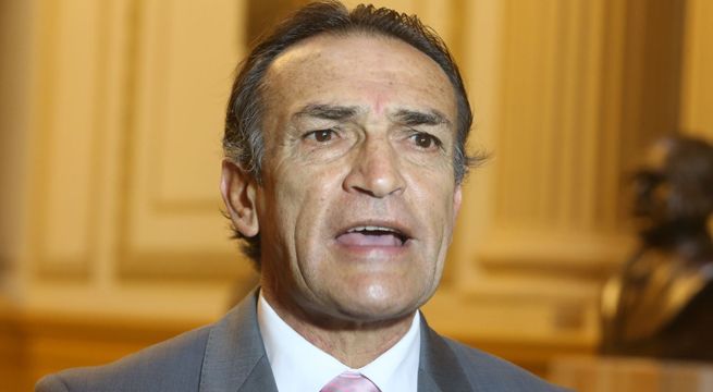 Héctor Becerril dice que convocará a las FFAA y organizará 