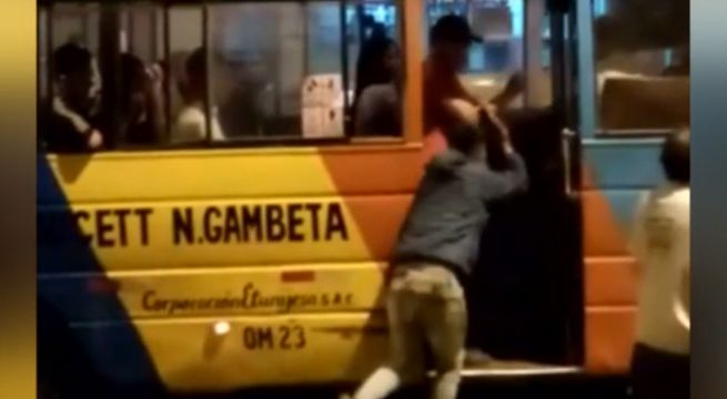 Delincuentes asaltaron a pasajeros de una cúster en San Martín de Porres [VIDEO]