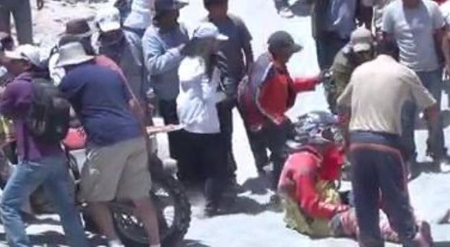 Aficionados peruanos ayudaron a motociclista participante del Dakar 2018