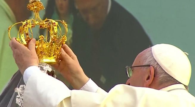 Francisco coronó a la Virgen de la Puerta de Otuzco como 
