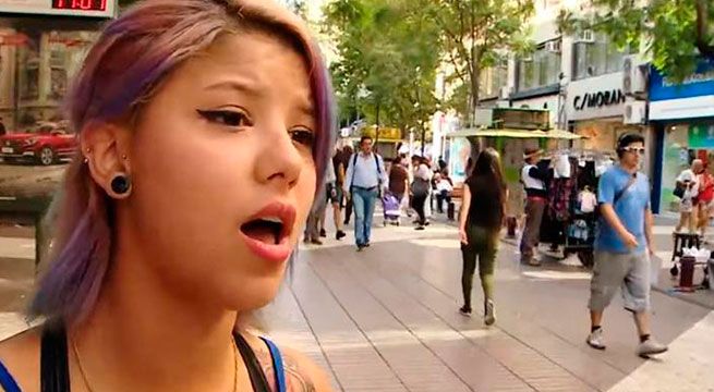 YouTube: joven venezolana causa sensación en calles de Chile cantando ópera