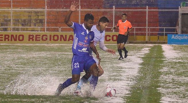 Real Garcilaso venció 1-0 a Binacional en medio de una piscina de granizo