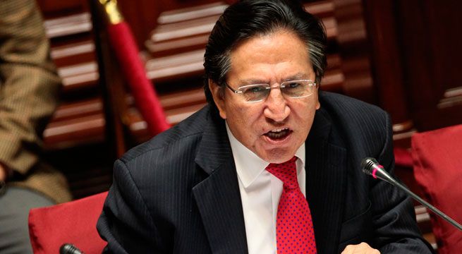 Alejandro Toledo se quebró durante entrevista al informar la muerte de su hermana