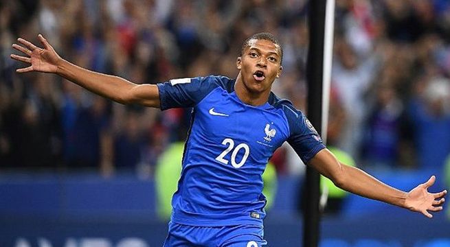 Francia derrotó 3-1 a Rusia con doblete de Mbappé