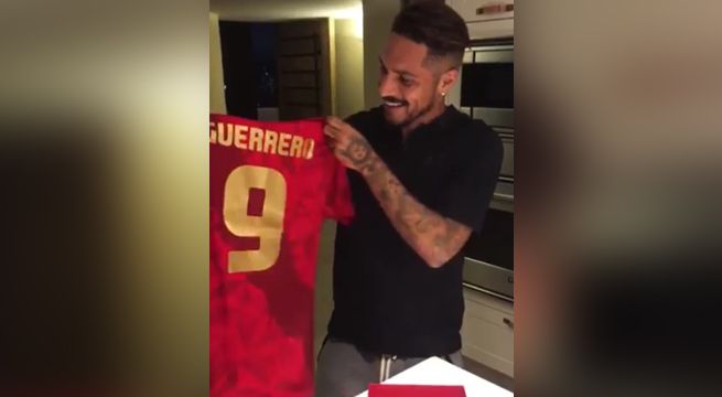 Rusia 2018: esta fue la reacción de Paolo Guerrero al ver la nueva camiseta de Perú