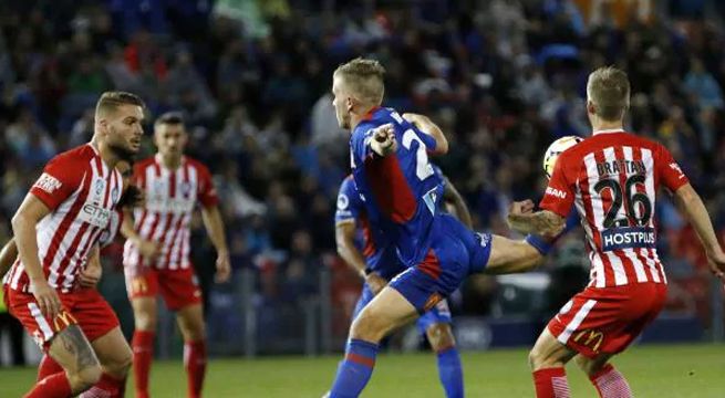 ¿Premio Puskas?: Golazo de taco amenaza con llevarse el premio