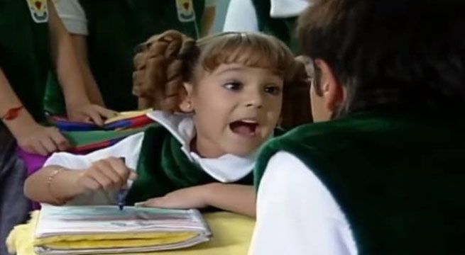 Eugenio Derbez y Danna Paola recrean divertida escena de 'La Familia Peluche'