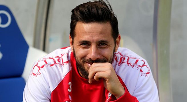La Bundesliga reconoce la carrera de Claudio Pizarro en su despedida
