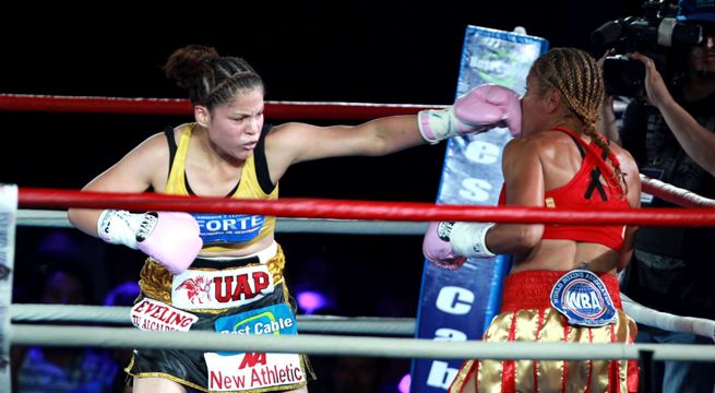 Linda Lecca perdió título mundial ante rival mexicana