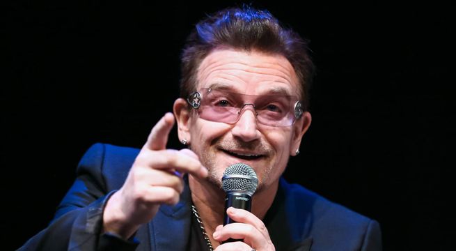 Video: Bono cae del escenario en pleno concierto de U2
