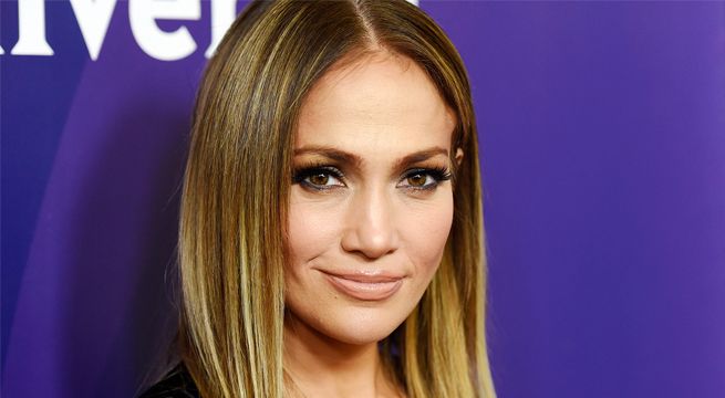 Jennifer López se muestra espectacular mientras celebra sus 49 años