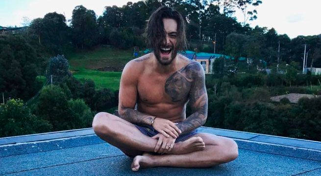 Maluma es criticado por foto en la cama con siete mujeres
