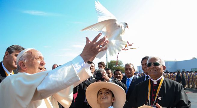 Papa Francisco invoca a Dios para que Perú siga avanzando con firmeza y esperanza