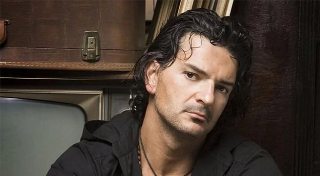 Ricardo Arjona viajó en transporte público y no fue reconocido por los pasajeros