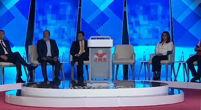 Renzo Reggiardo: 'minuto de silencio' por su ausencia en el debate municipal