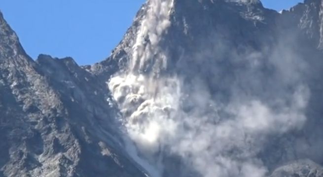 Turistas registran impresionante deslizamiento de montaña en Suiza