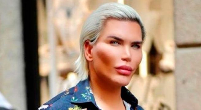 El ‘Ken humano’ fue arrestado al no encontrar parecido con la foto de su pasaporte