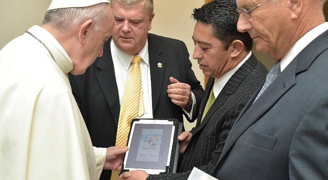 Papa Francisco estrenó videojuego religioso muy similar a Pokemon Go