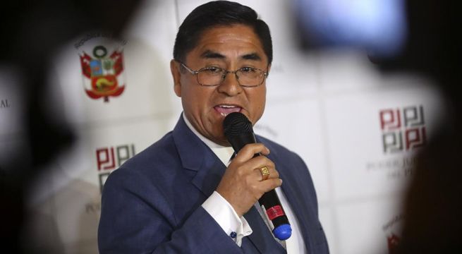 Hija de César Hinostroza intentó viajar este jueves a España