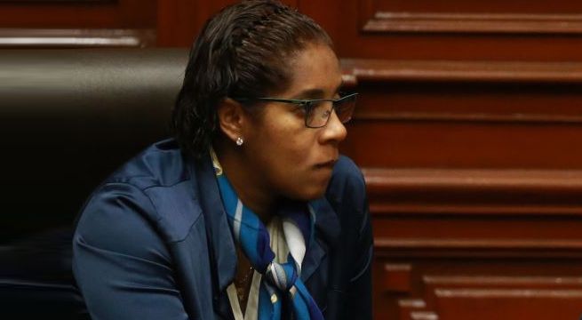 Mujer de Estados Unidos dice 'estoy Chihuán' para indicar que no tiene dinero (Video)