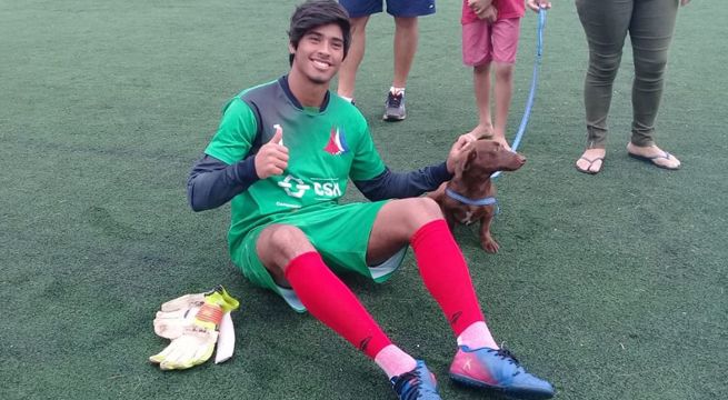 Perrito salva a arquero y el video da la vuelta al mundo