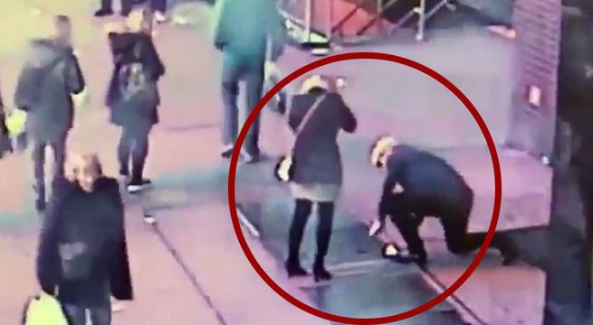 Pierde el anillo en el preciso instante en que pedía matrimonio a su enamorada (Video)