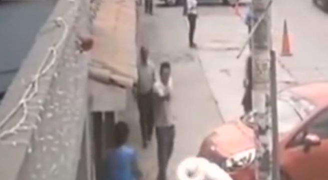 San Luis: murió 'jalador' de cebichería baleado en avenida Rosa Toro