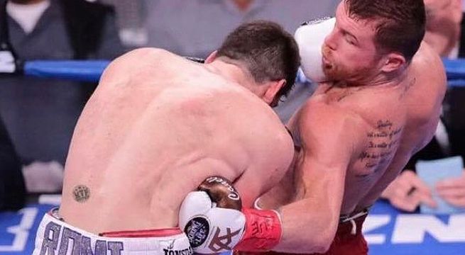 Saúl 'Canelo' Álvarez ganó el cinturón supermediano de la AMB al vencer a Rocky Fielding