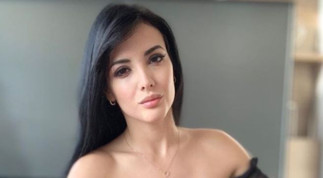 Rosángela Espinoza deleita a sus seguidores con sexys fotos en el desierto
