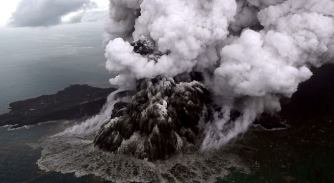 Indonesia: temen por nuevo tsunami tras actividad del volcán Anak Krakatoa