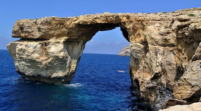 Diseñan 'prótesis futurista' para derrumbado arco similar a la desaparecida Catedral de Paracas