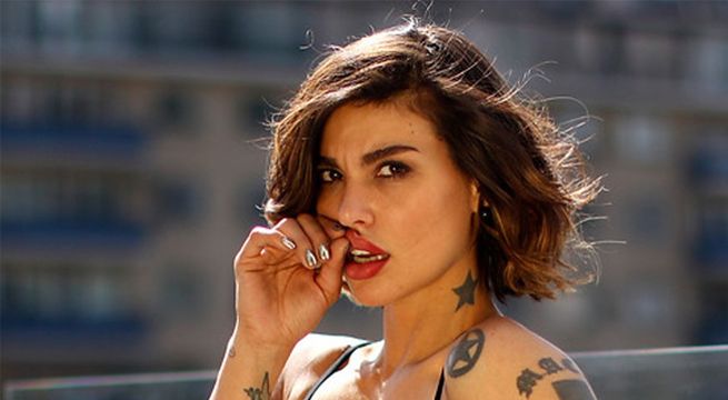 Angie Jibaja sorprende a todos sus seguidores al realizarse un tatuaje en el rostro