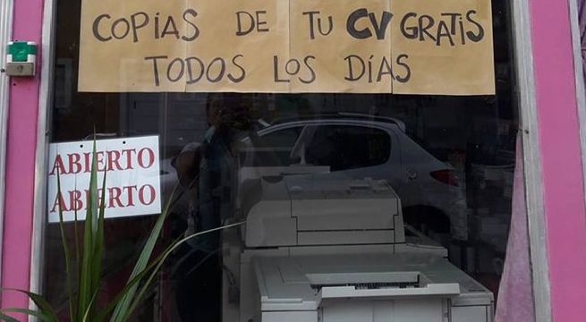 Librería la rompe en las redes sociales al imprimir gratis los CV de quienes buscan trabajo