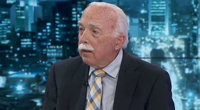 Carlos Tubino: moción de censura se presentó para forzar renuncia de Salaverry