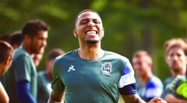 Alexi Gómez debutó con triunfo en Gimnasia y Esgrima de La Plata