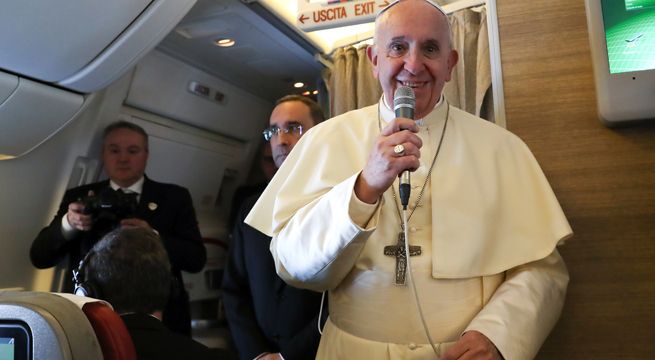 Papa Francisco llegó a Emiratos Árabes para visita histórica al Golfo