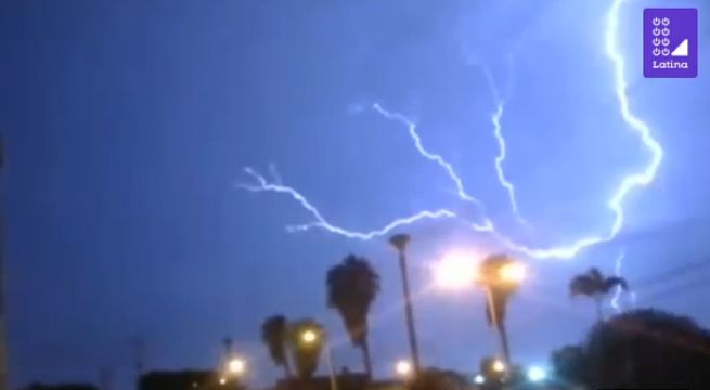 Barranca y Huacho bajo lluvia torrencial con rayos y truenos